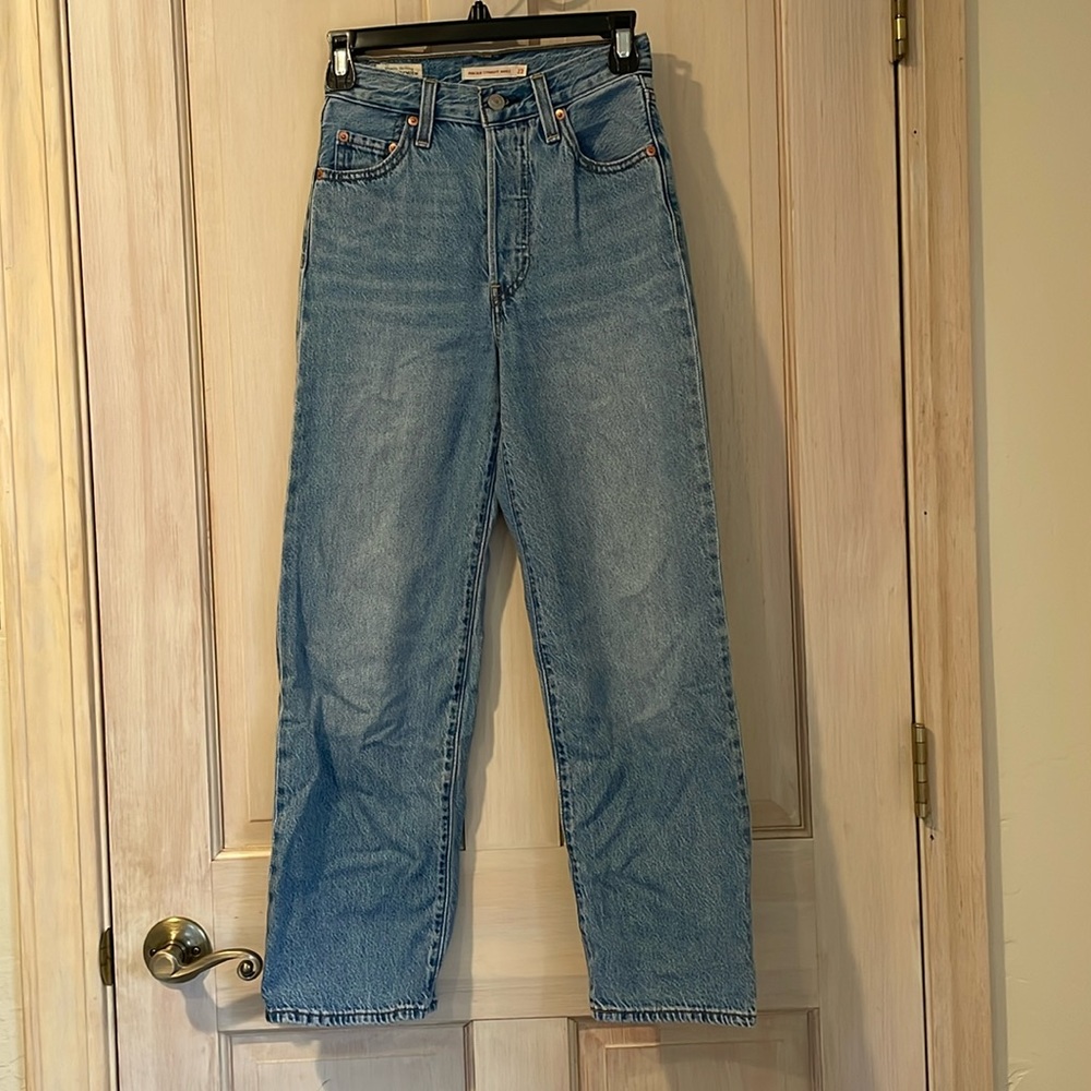 Levi’s Ribcage Straight Ankle